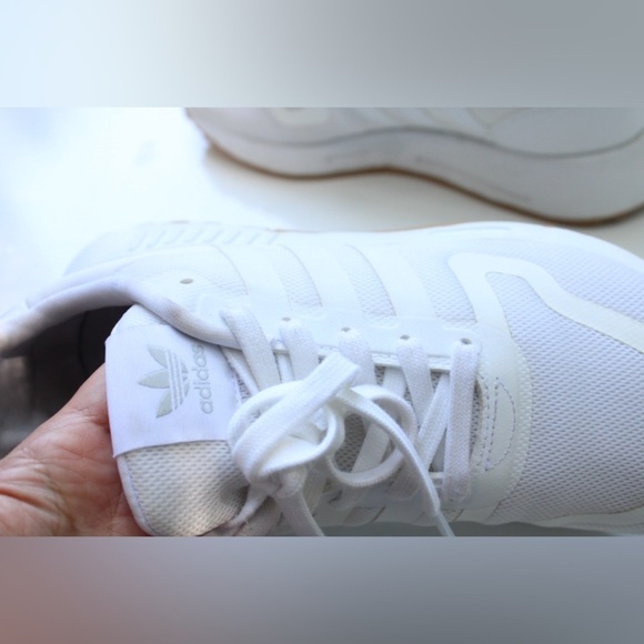 adidas Originals Multix sneakers in triple white - Picture 9 of 12